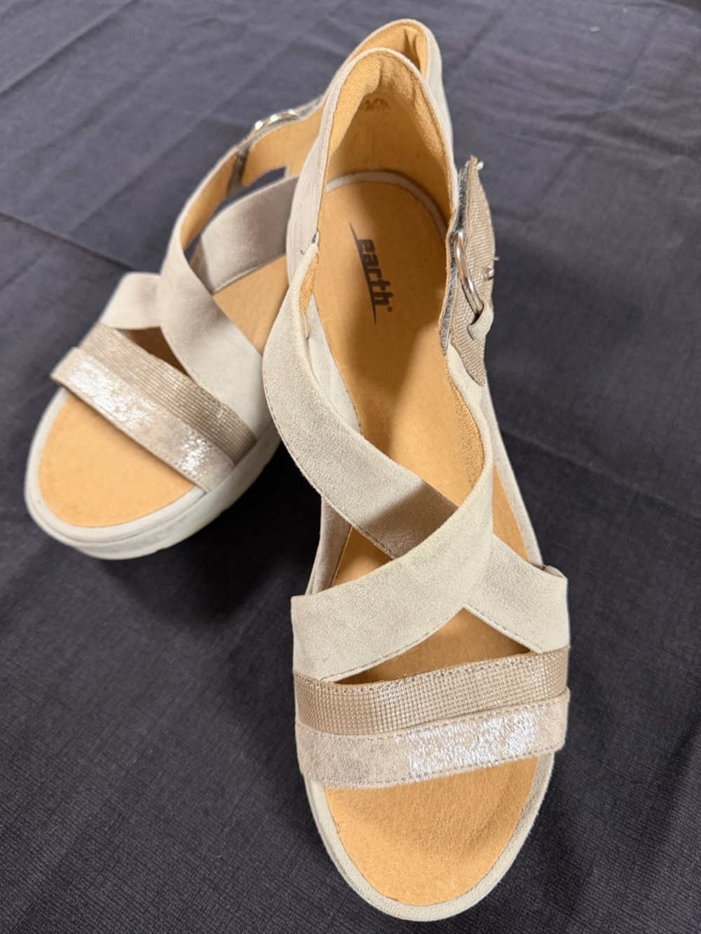 Earth Women's Cross-Strap Comfort Sandals-grey